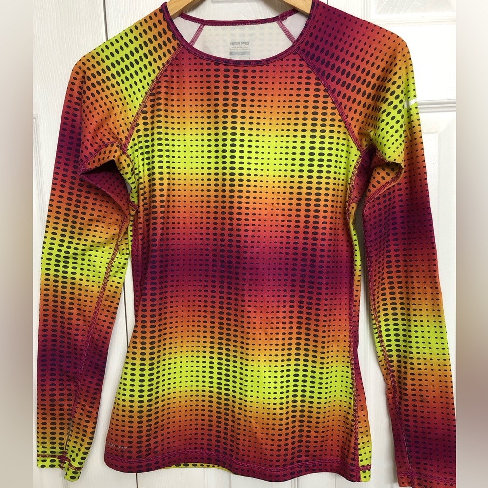 Women’s Small Long Sleeve Dri Fit Nike Pro Sweater
